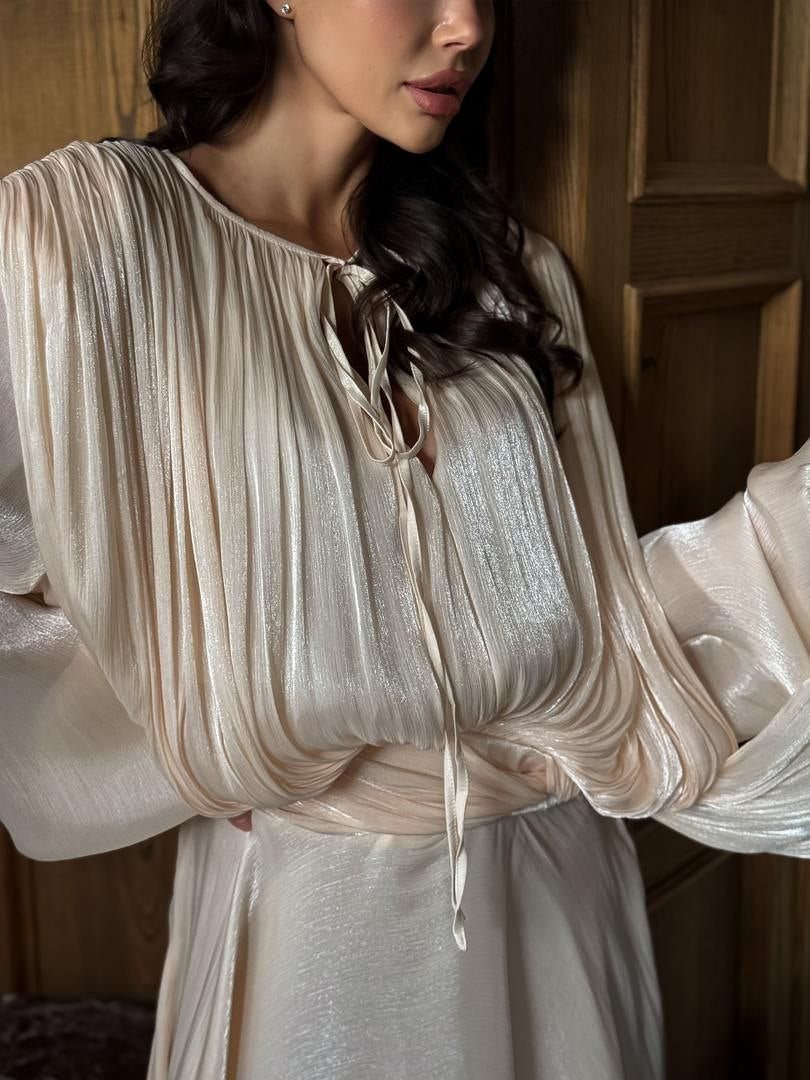 Visneli Robe Longue Plissée Satinée Manches Bouffantes À Lacets
