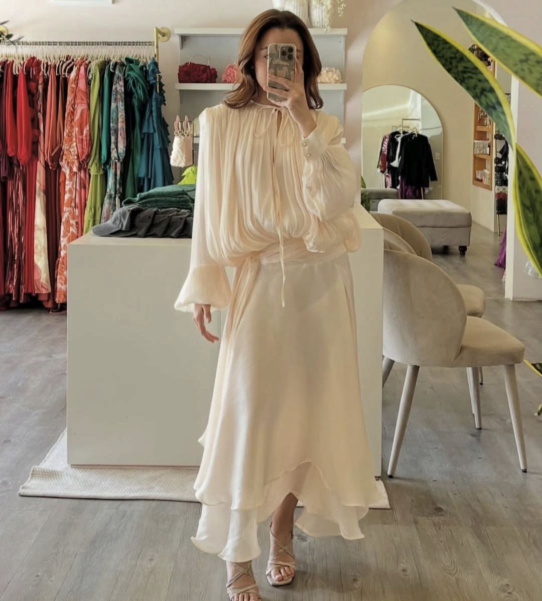 Visneli Robe Longue Plissée Satinée Manches Bouffantes À Lacets