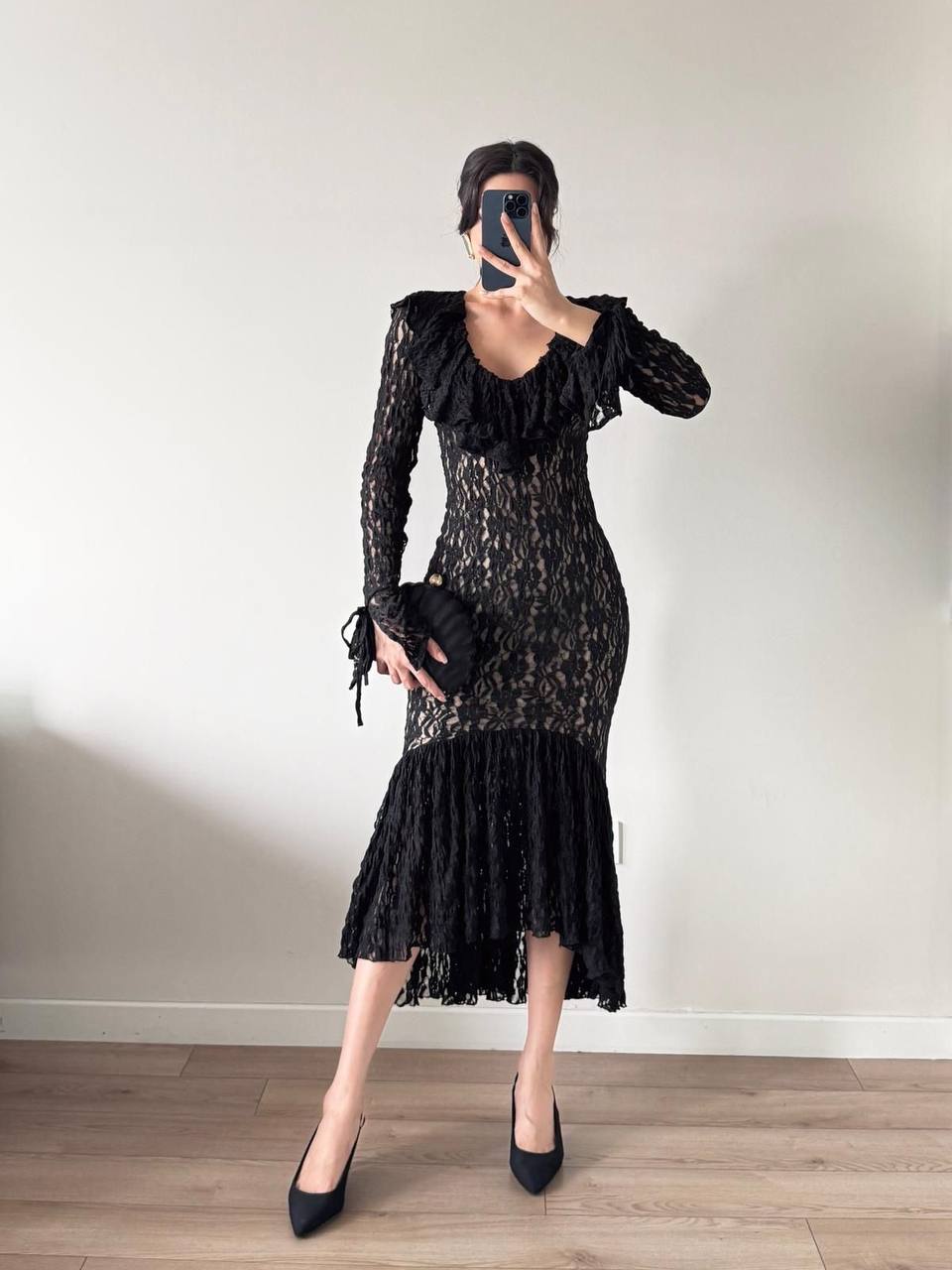 Robe Dentelle Noire Sirène - Manches Longues Transparentes