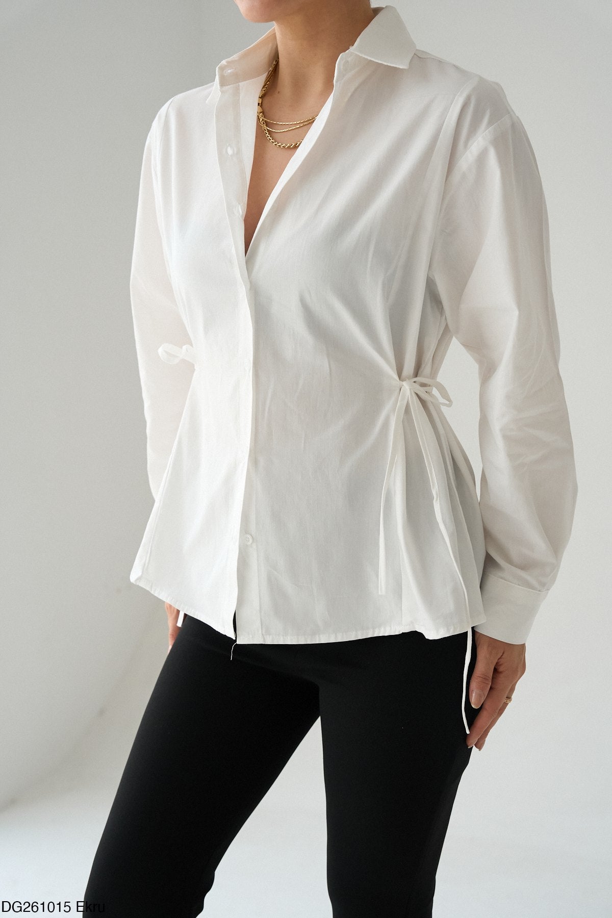 Qari Chemise Cintrée À Ceinture Manches Longues Col Classique