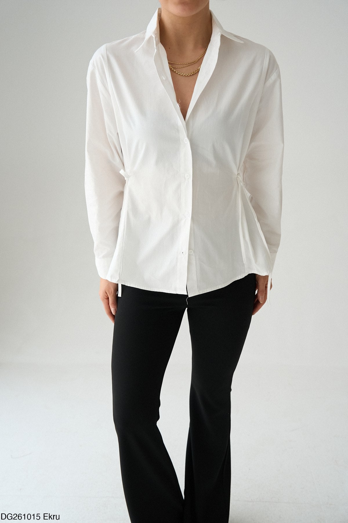 Qari Chemise Cintrée À Ceinture Manches Longues Col Classique