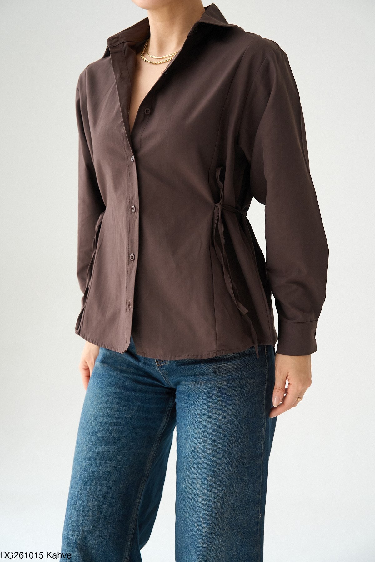 Qari Chemise Cintrée À Ceinture Manches Longues Col Classique