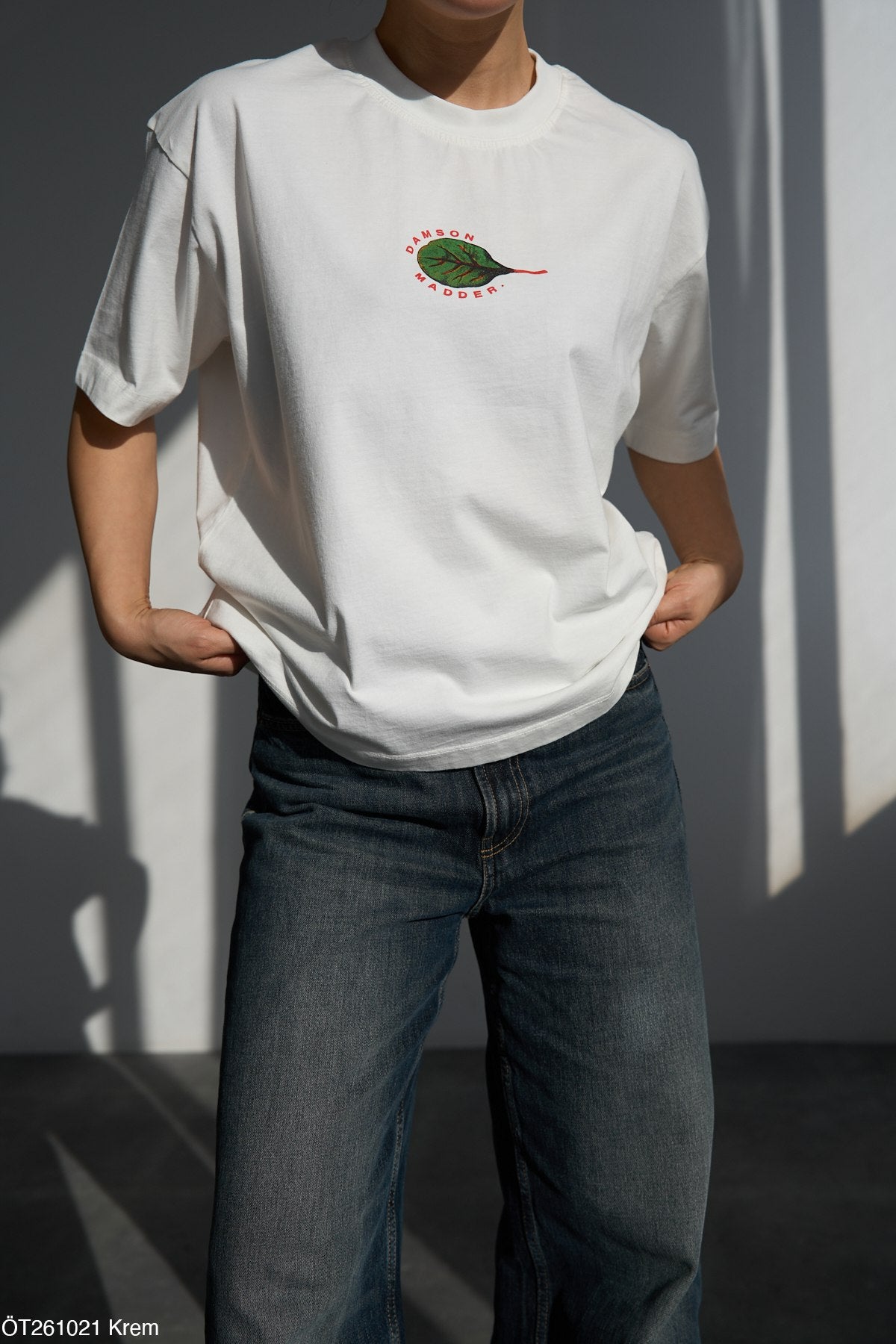 Qero T-shirt Blanc Oversize 100% Coton Crimson Ladder Feuilles Automne