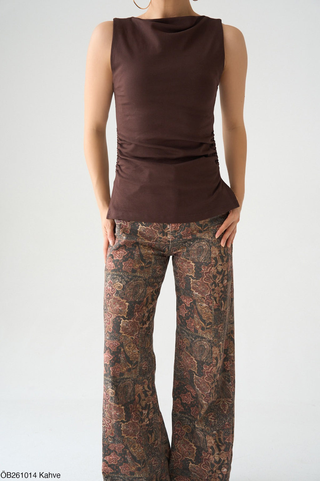 Qasa Top Sans Manches Froncé Latéral Col Bateau Élégant