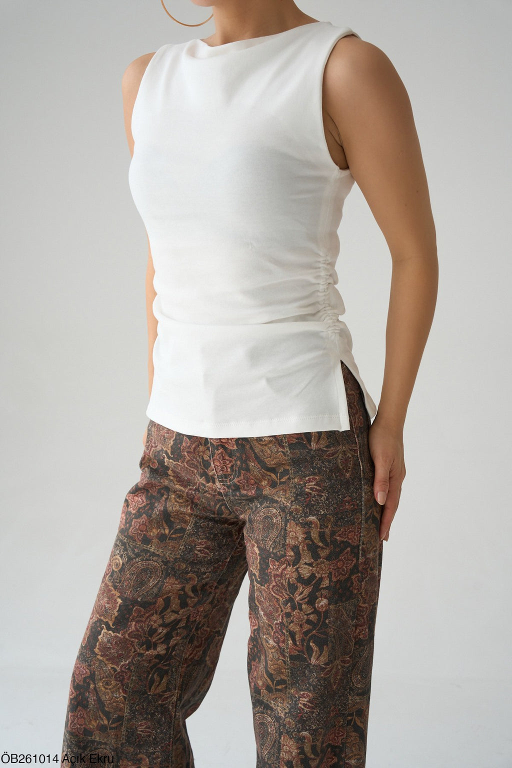 Qasa Top Sans Manches Froncé Latéral Col Bateau Élégant