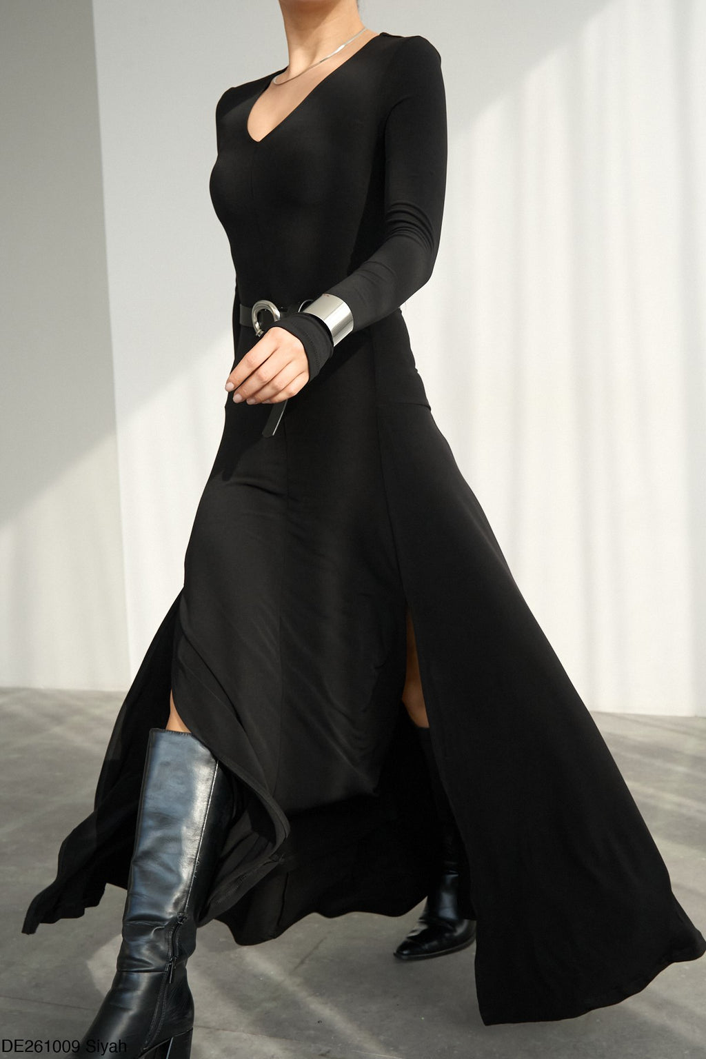 Qarue Robe Longue Femme Col V Manches Longues - Élégante et Fluide